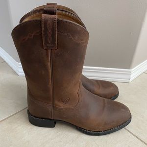 Ariat Men’s Heritage Roper Round Toe Cowboy Boots
